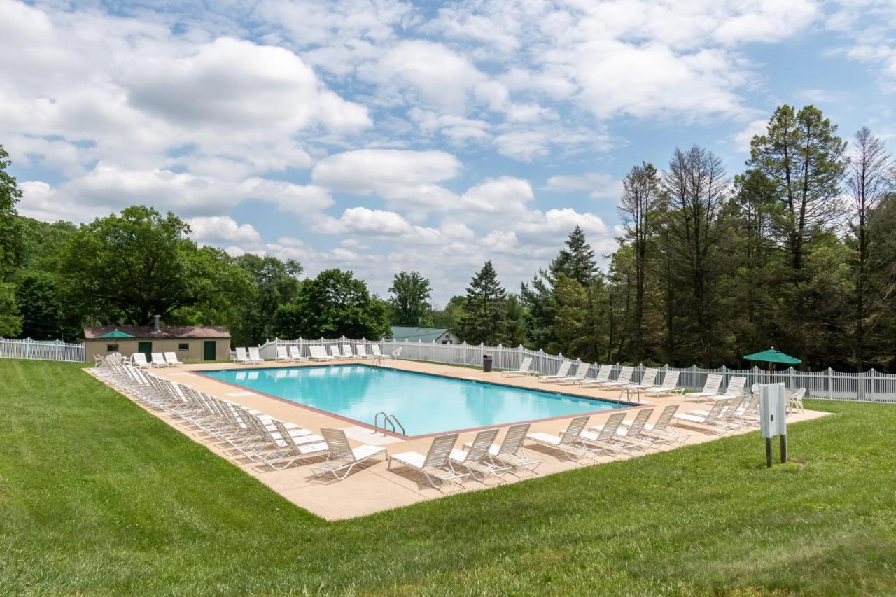 Spring Gulch Screened Park Model 6 Mount Airy